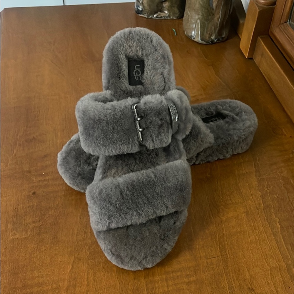 UGG Women's Gray Fluffy Slippers